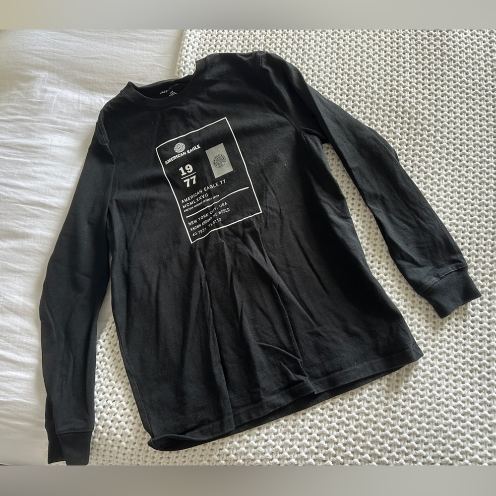 Men’s American eagle long sleeve